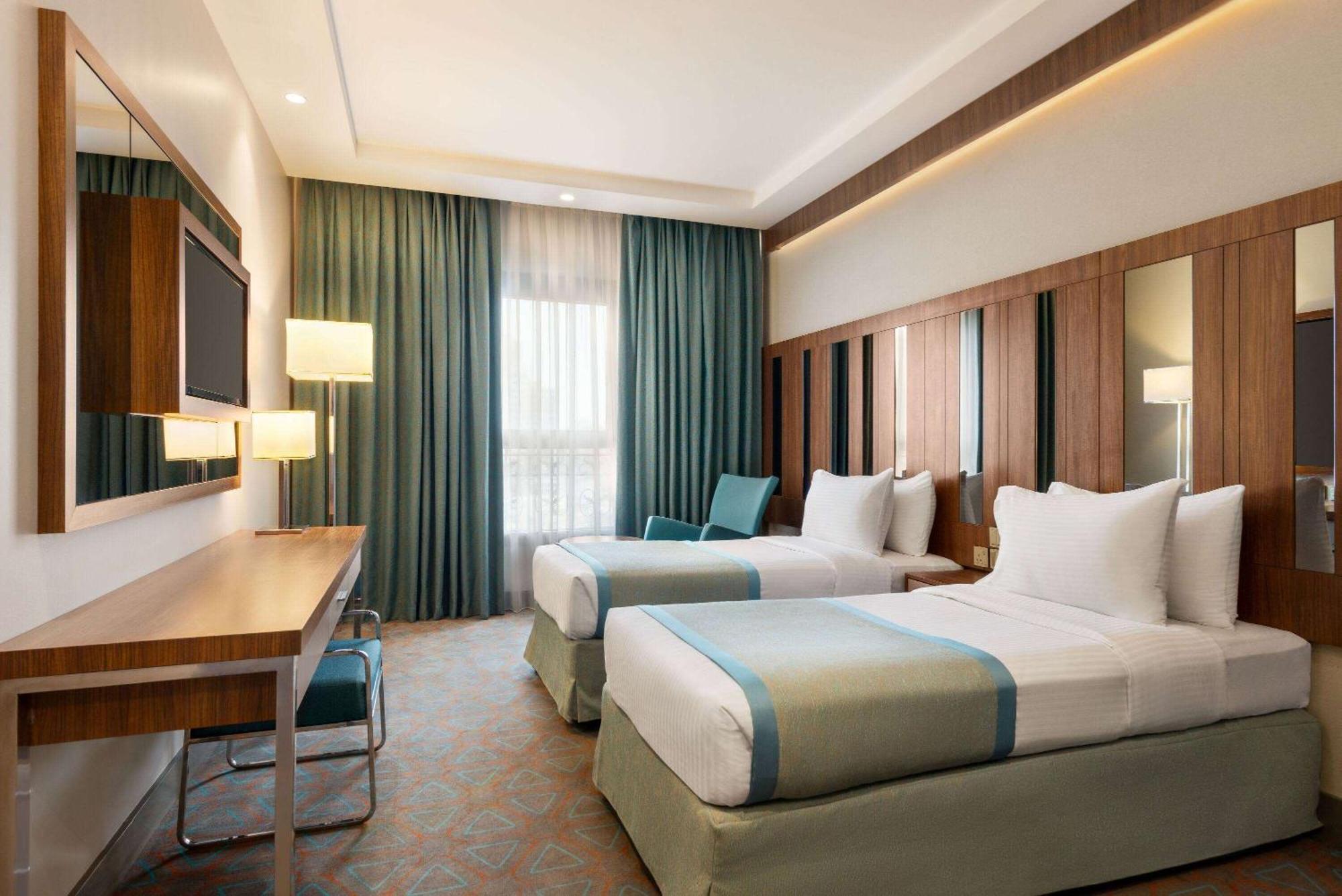 Ramada By Wyndham Makkah Zad Al Tayseer Mecca Exterior foto