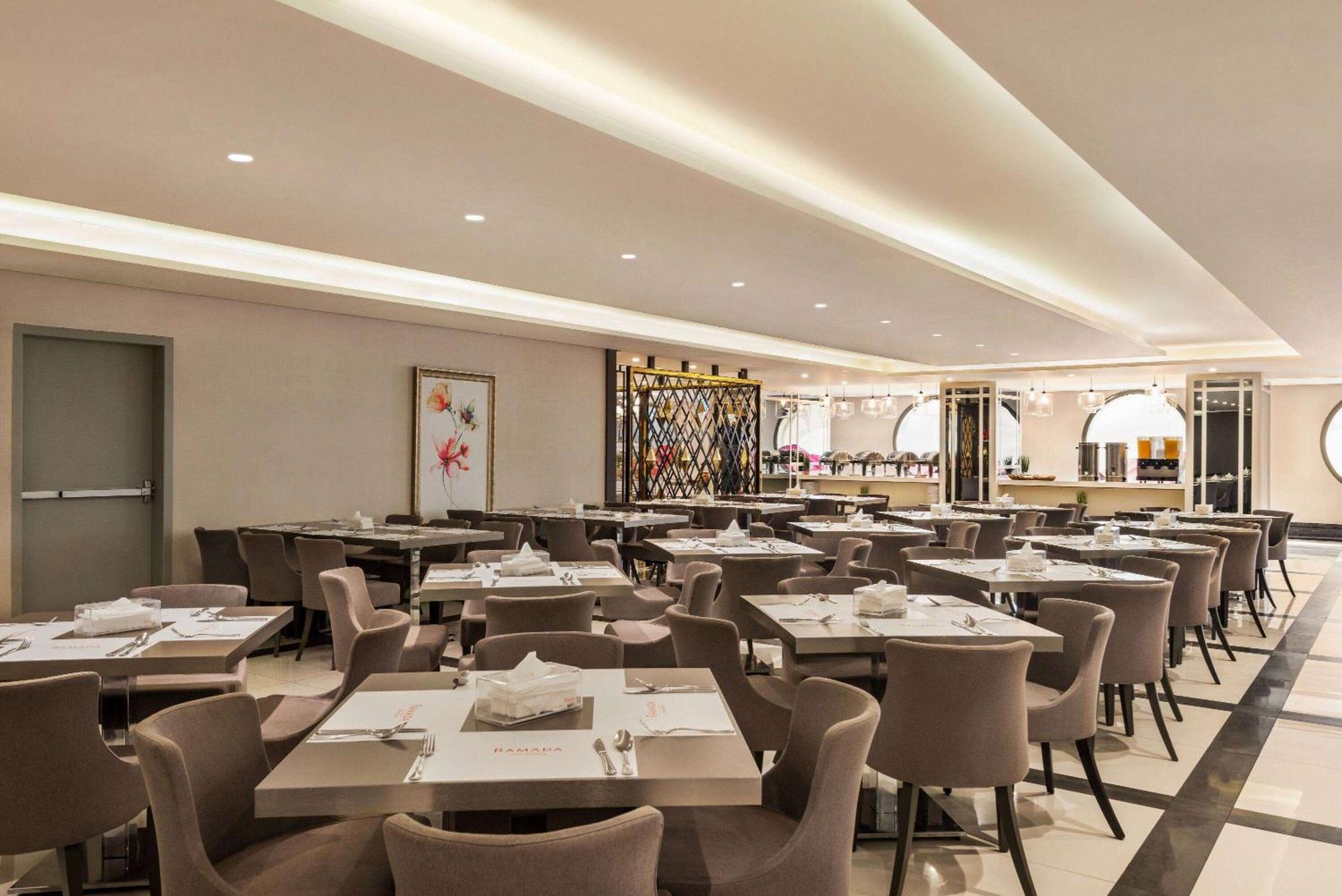 Ramada By Wyndham Makkah Zad Al Tayseer Mecca Exterior foto